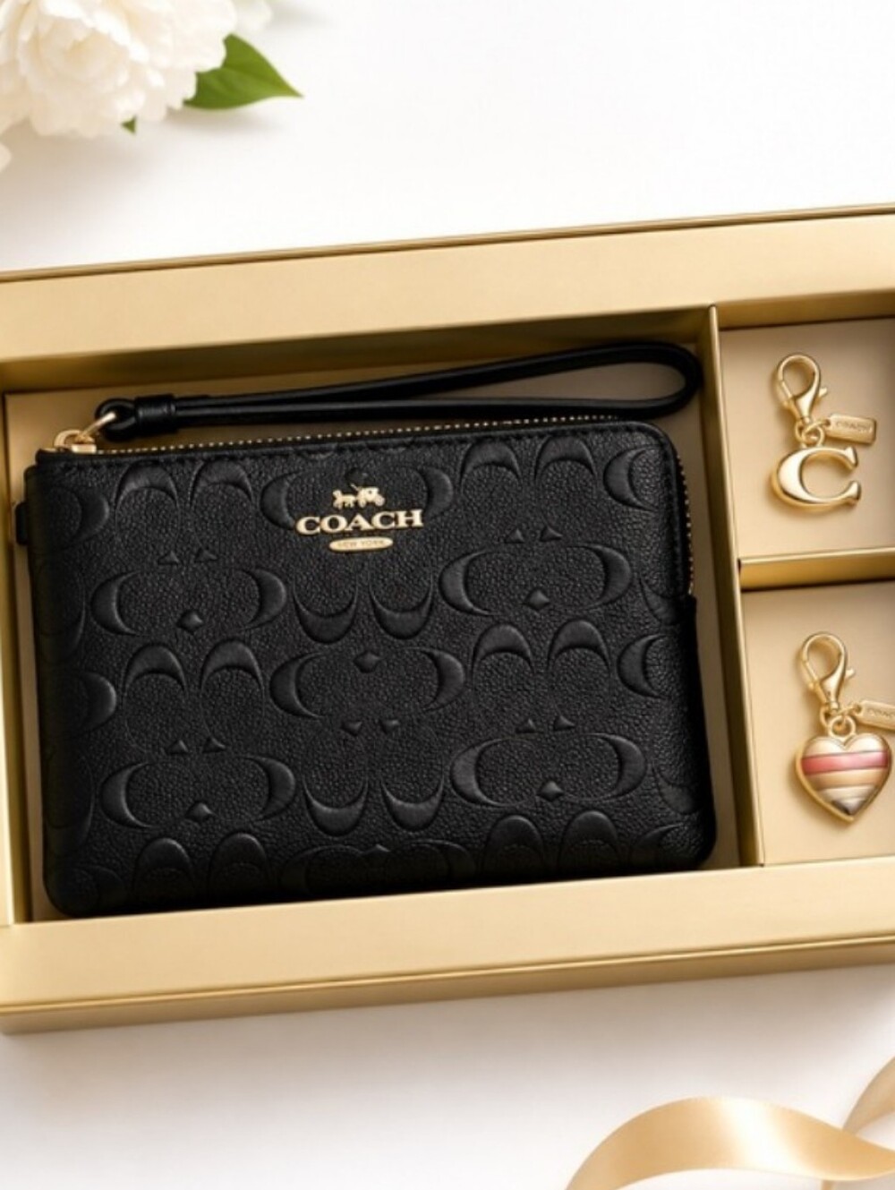 COACH Boxed Corner Zip Wristlet in Signature Leather with Charms CF358 NWT - Picture 3 of 12